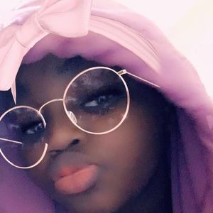 Meet your Posher, Saran